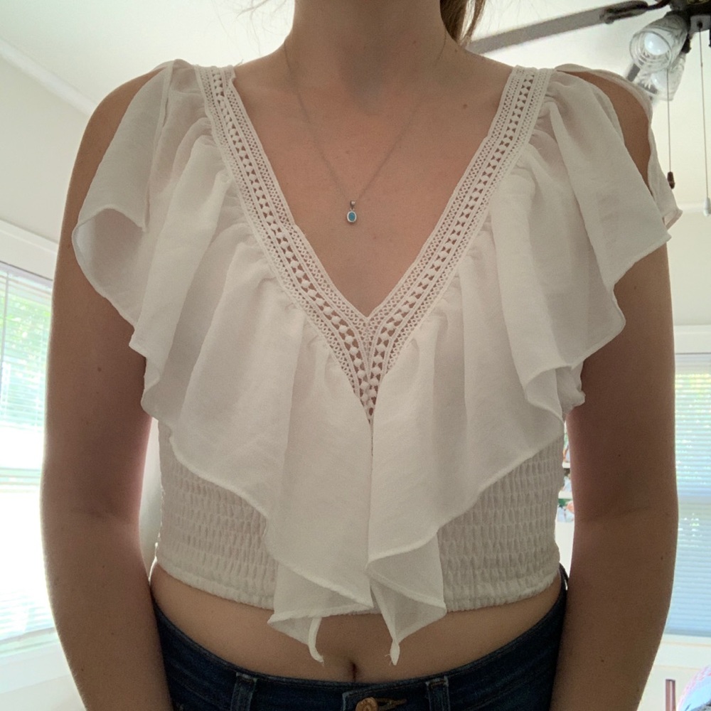Cute white crop top!!